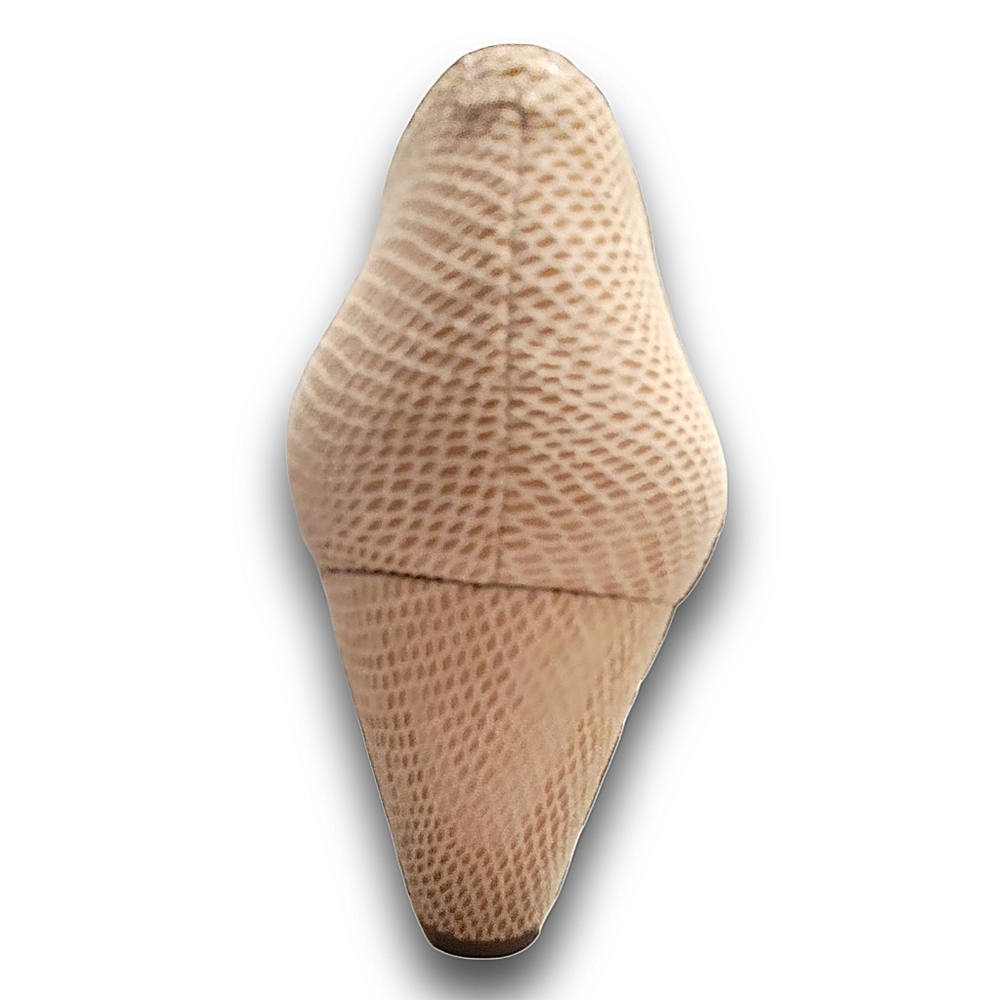 BCBGeneration Tan Beige Snake Embossed Leather Wedge Heel Shoes SZ 7 Round Toe - Picture 5 of 14
